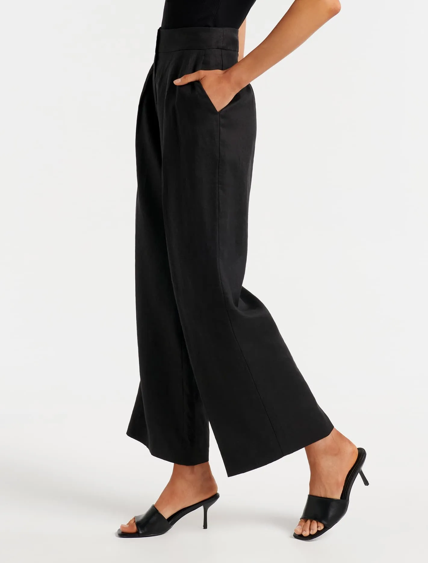 Tiara Petite Linen Wide Leg Pant