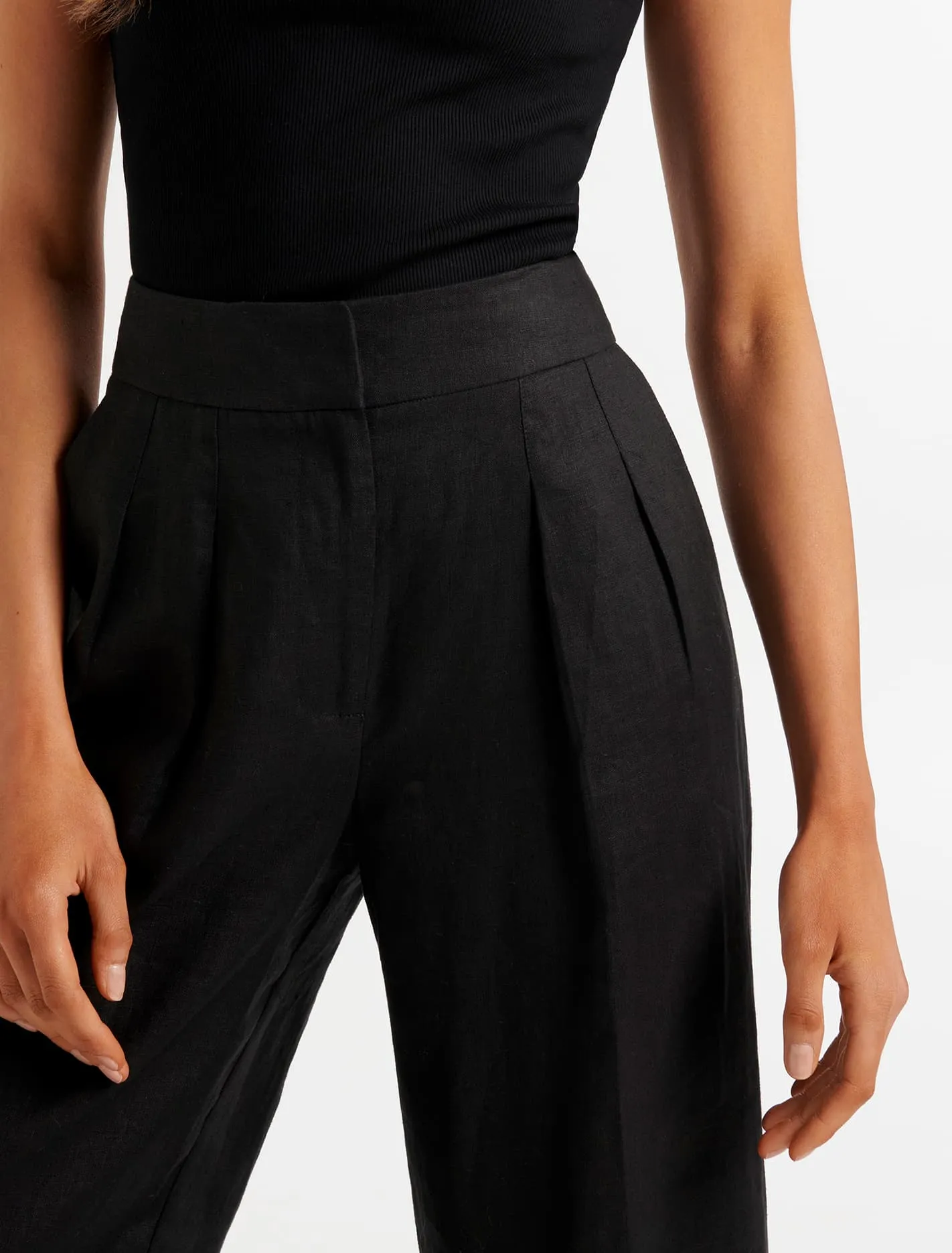 Tiara Petite Linen Wide Leg Pant